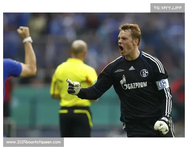 沙尔克04传奇诺伊尔宣布退役，俱乐部计划立雕像