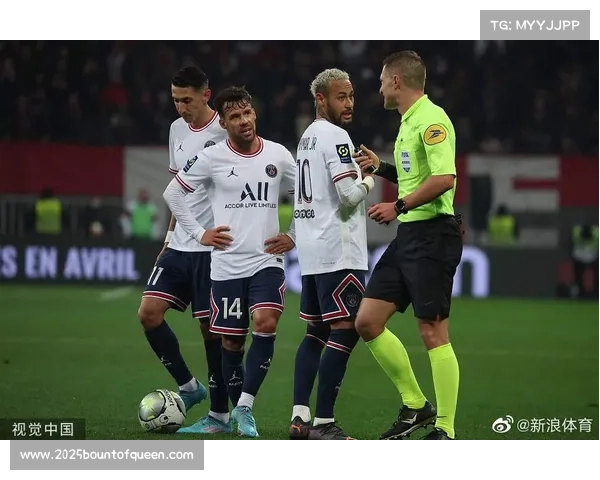 巴黎圣日耳曼客场2-1逆转，门德斯头球制胜